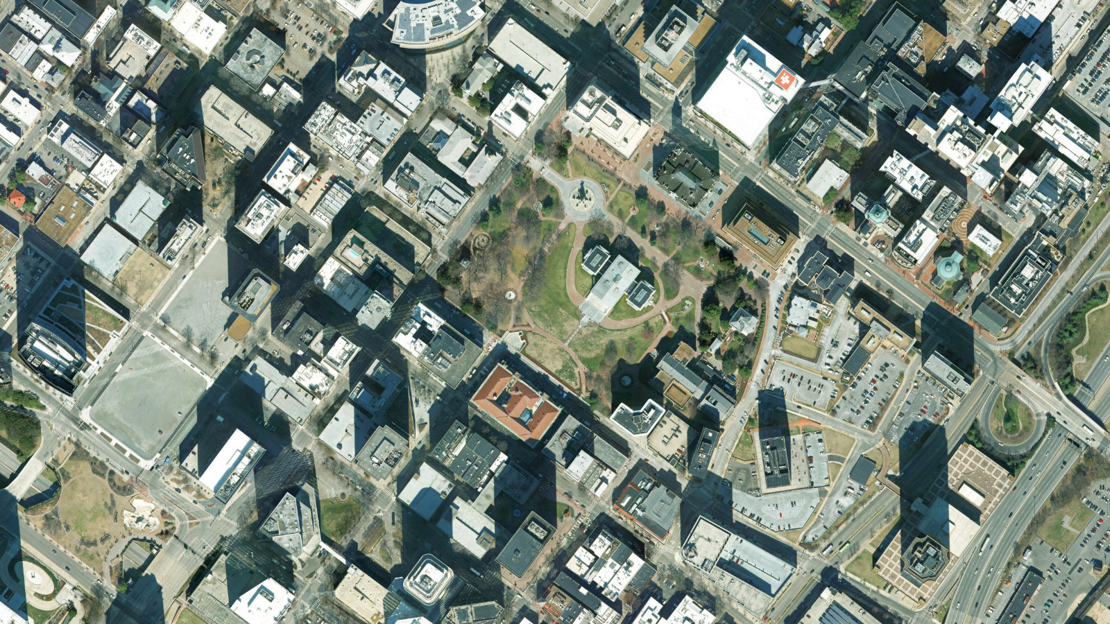12800 TUCKAHOE CREEK PARKWAY, RICHMOND, VA(本社・衛星)