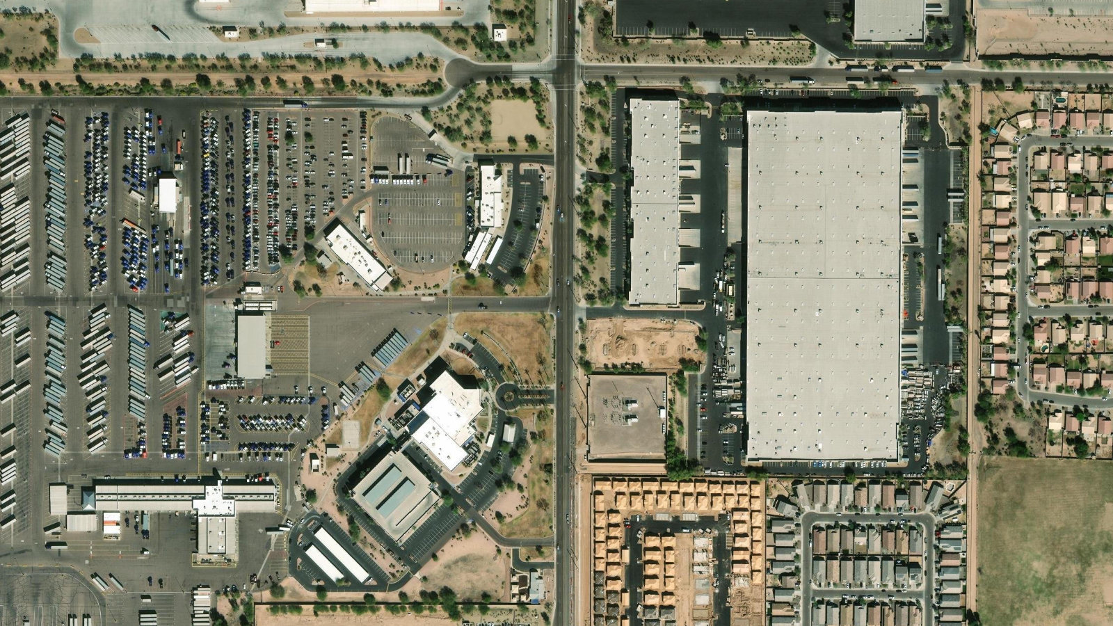 2200 SOUTH 75TH AVENUE, PHOENIX, AZ(本社・衛星)