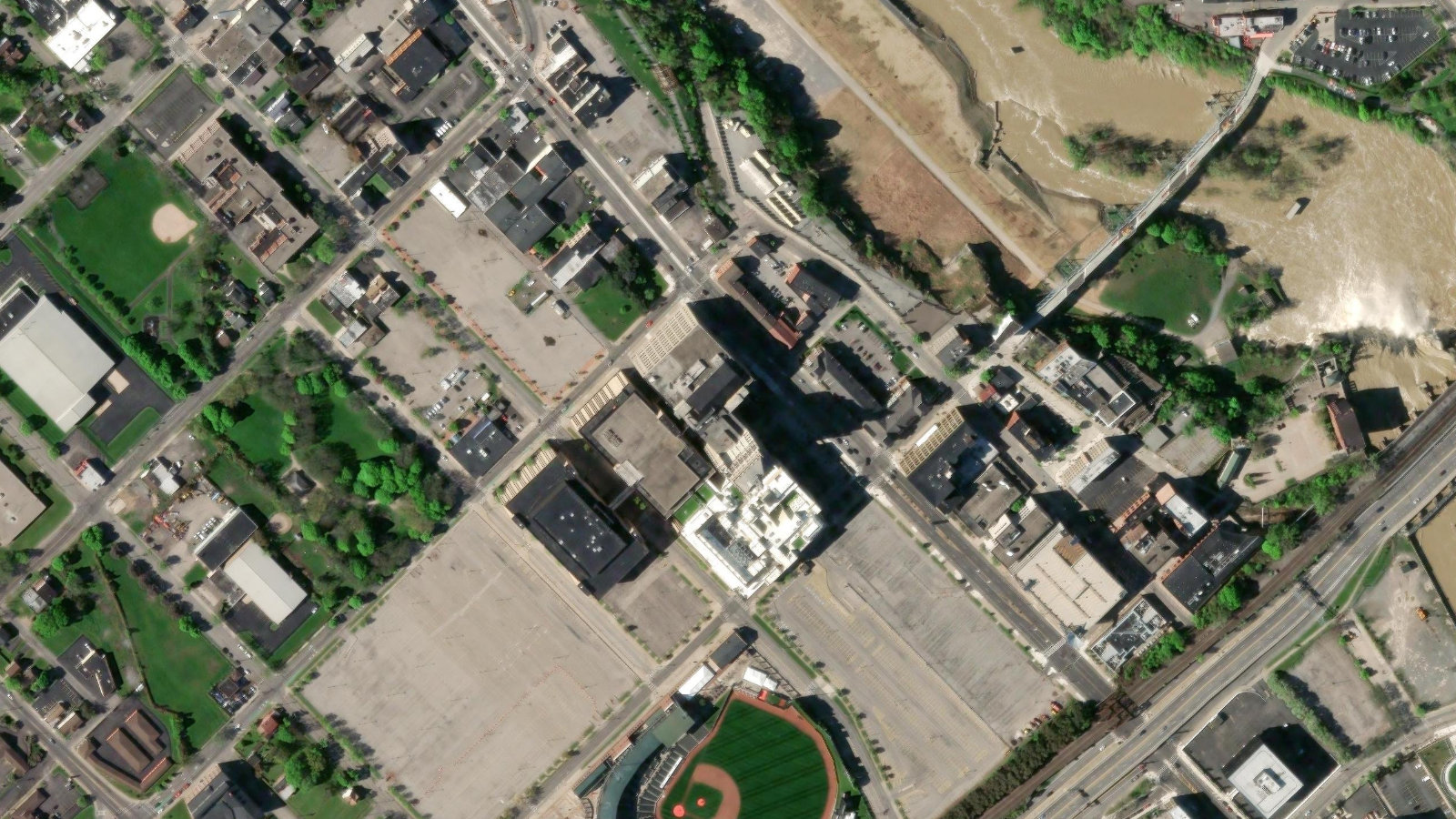 343 STATE ST, ROCHESTER, NY(本社・衛星)