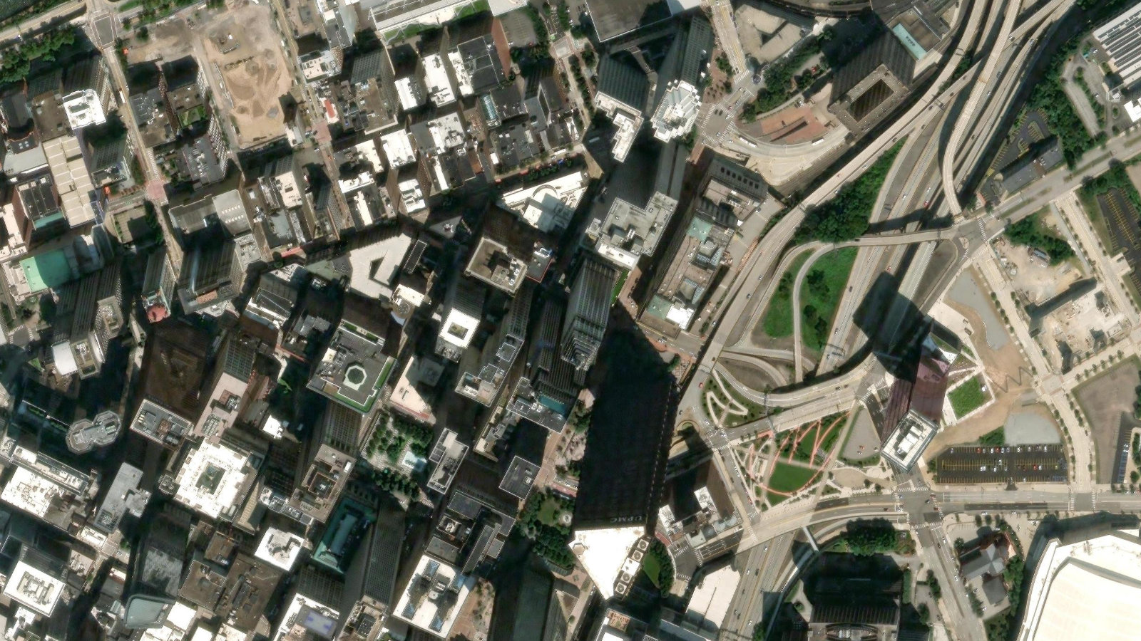 436 SEVENTH AVENUE, PITTSBURGH, PA（本社・衛星）