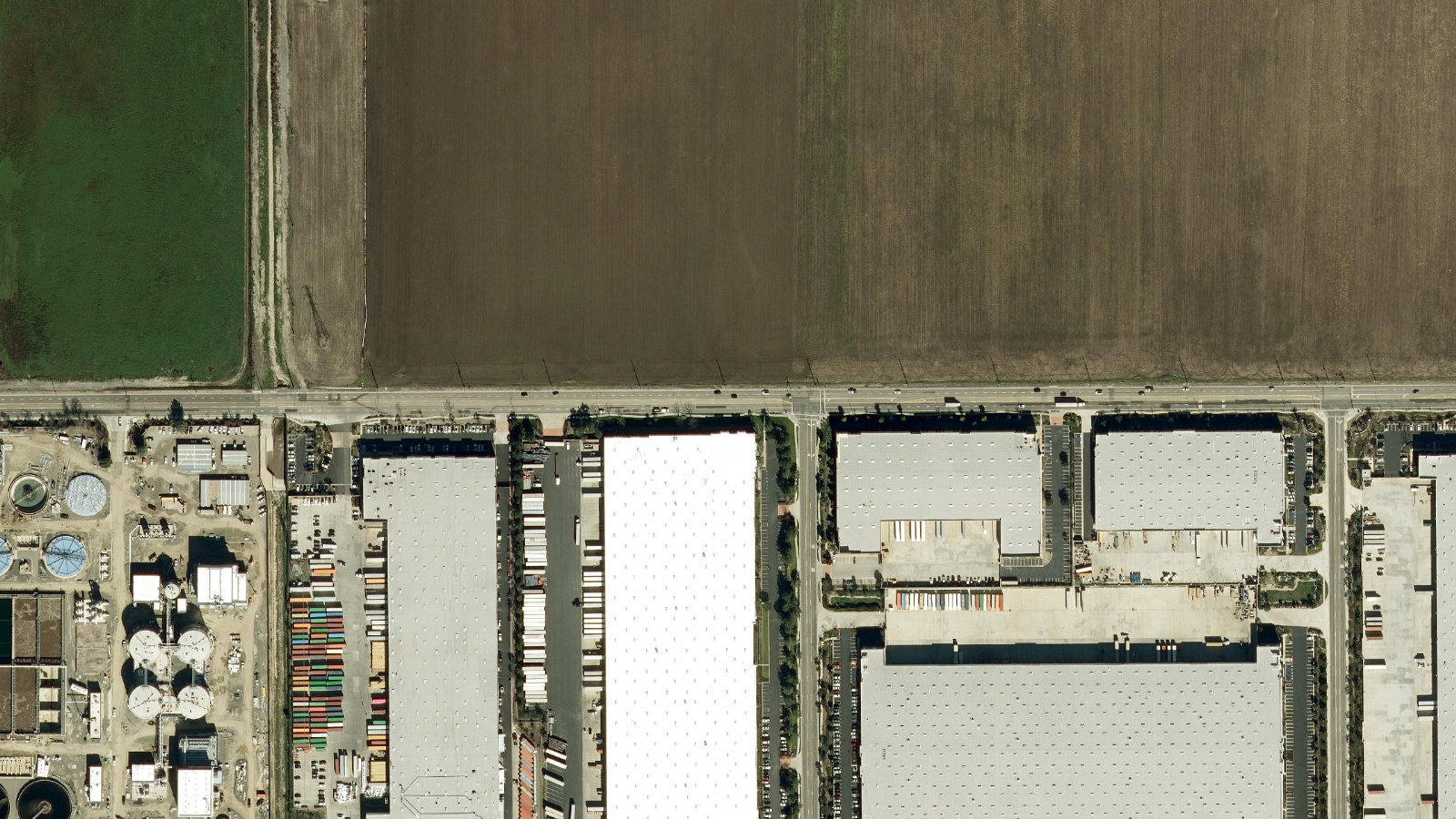 6185 KIMBALL AVENUE, CHINO, CA（本社・衛星）