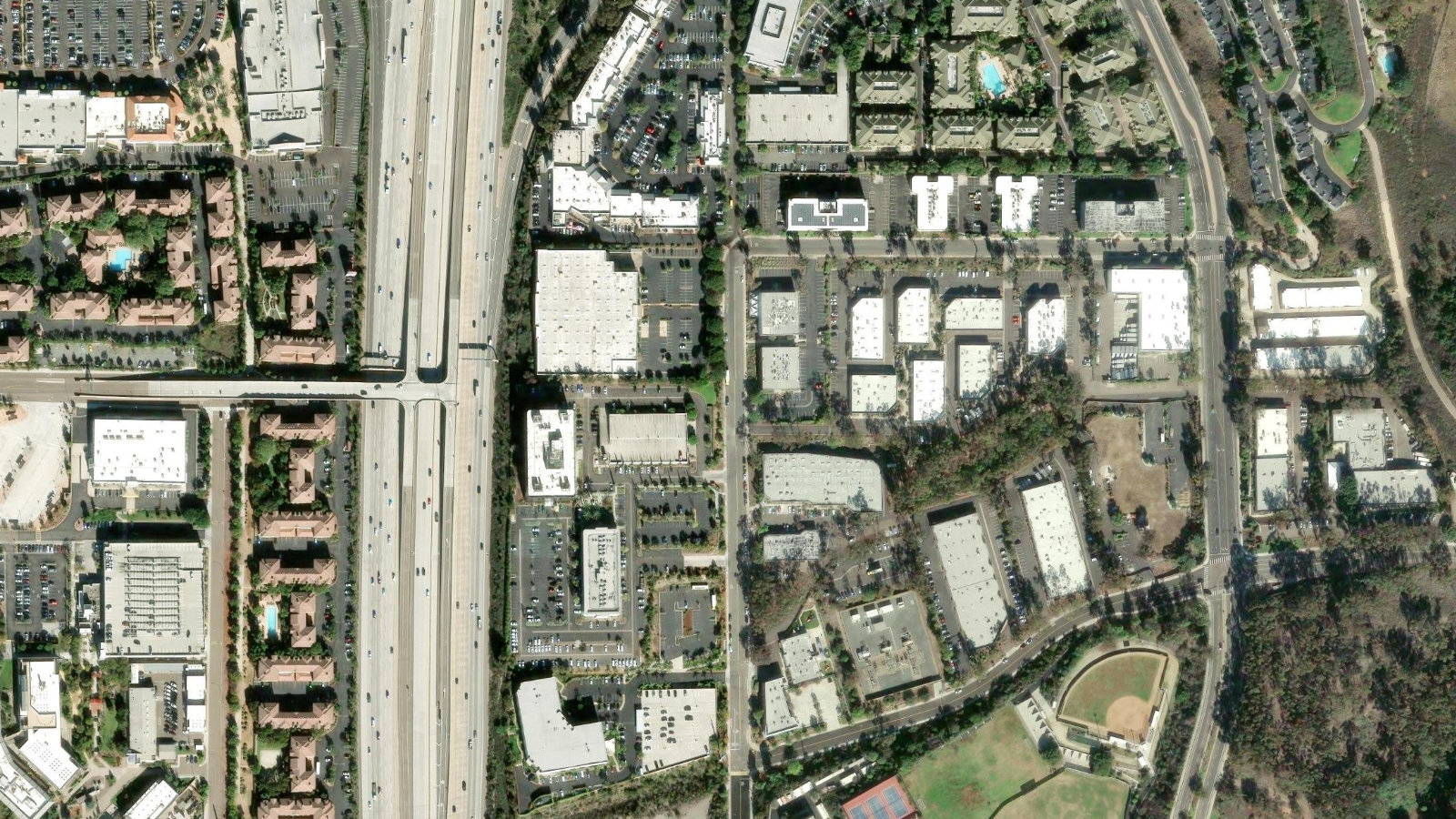 10680 TREENA STREET, SAN DIEGO, CA(本社・衛星)