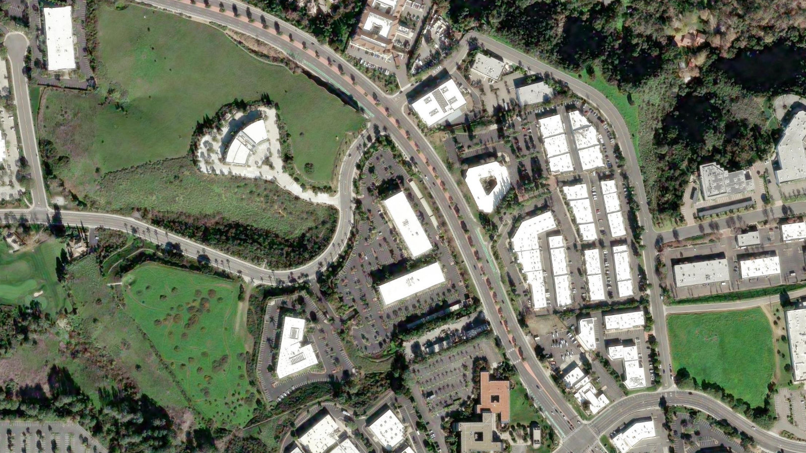 2173 SALK AVENUE, CARLSBAD, CA(本社・衛星)