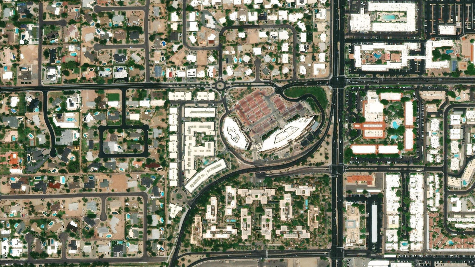 4800 N. SCOTTSDALE ROAD, SCOTTSDALE, AZ（本社・衛星）