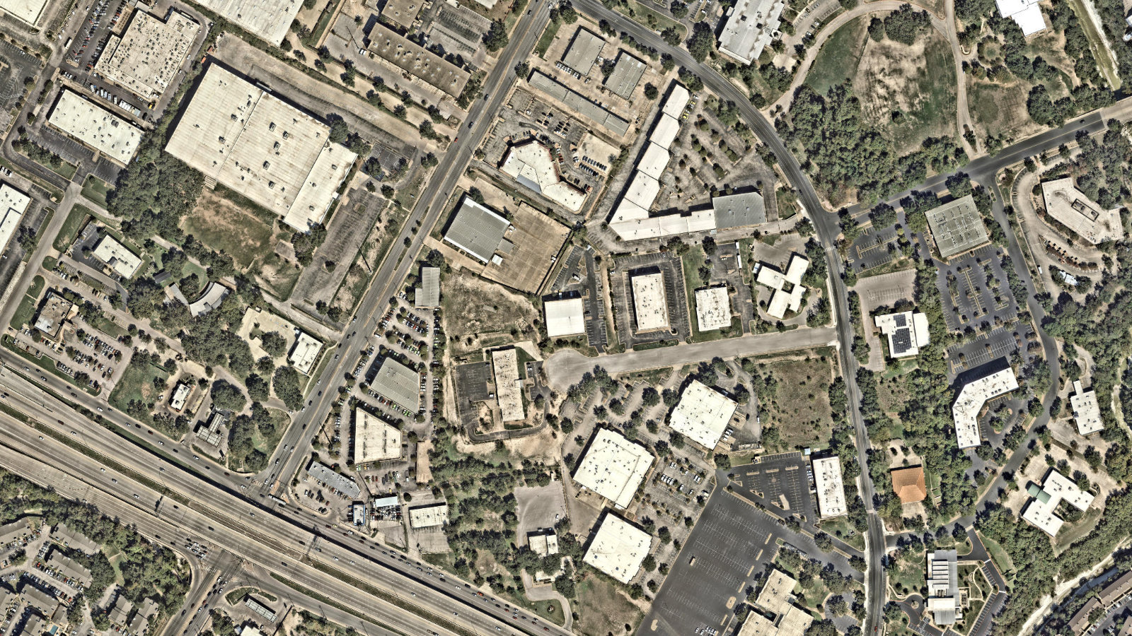 1606 HEADWAY CIRCLE, AUSTIN, TX(本社・衛星)