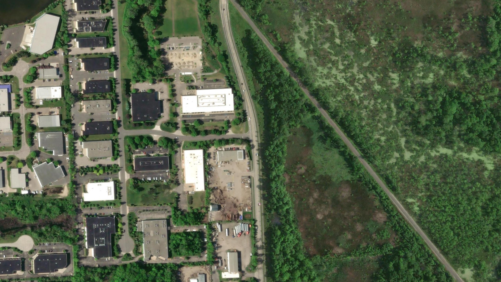 46500 HUMBOLDT DRIVE, NOVI, MI(本社・衛星)