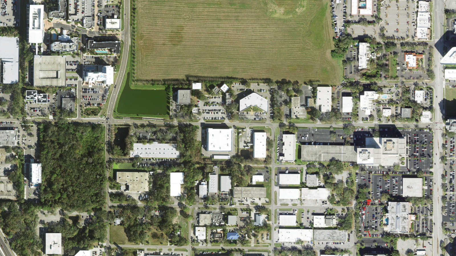 5102 W LAUREL STREET, TAMPA, FL(本社・衛星)