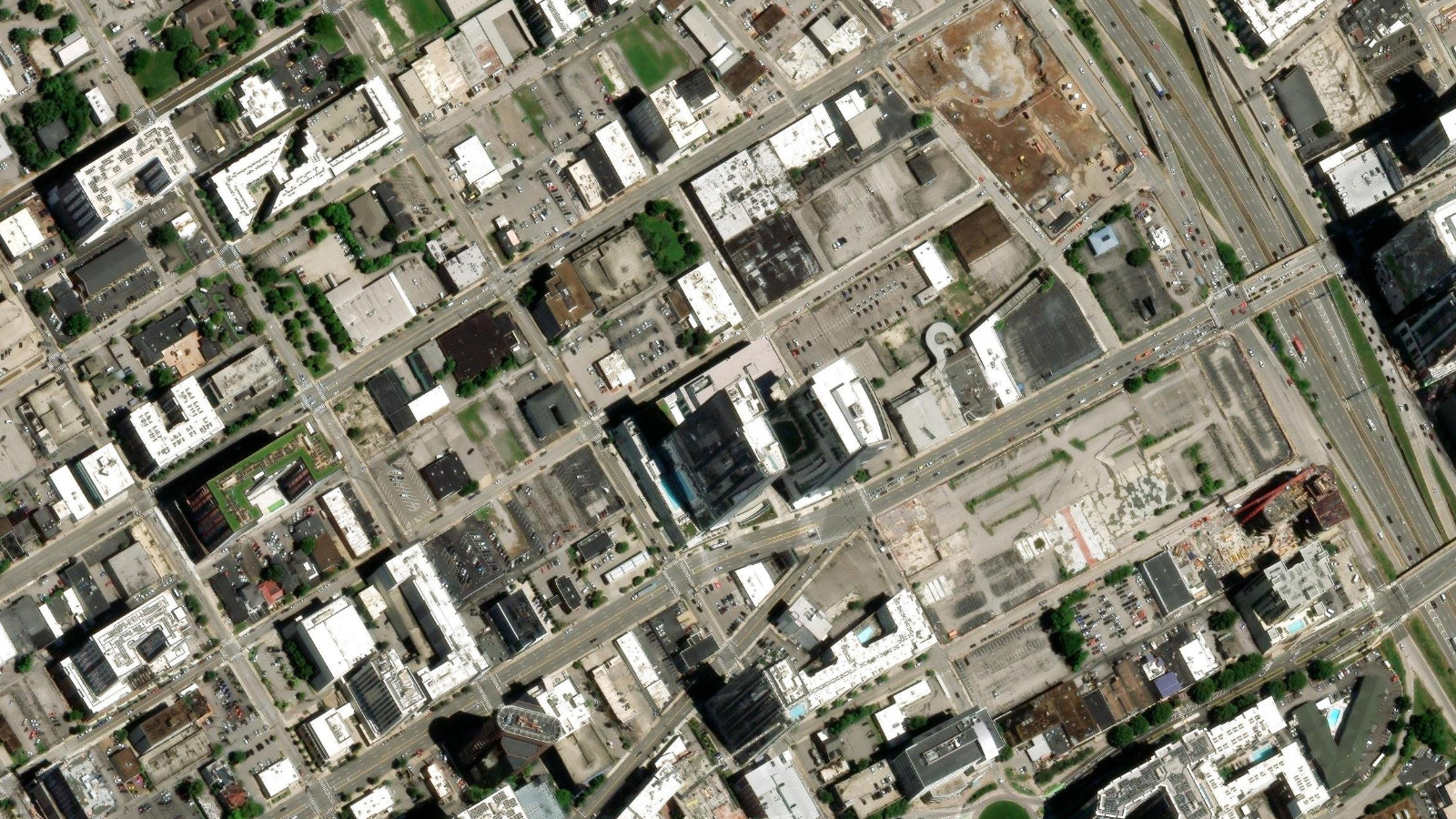 1610 WEST END AVE., NASHVILLE, TN(本社・衛星)
