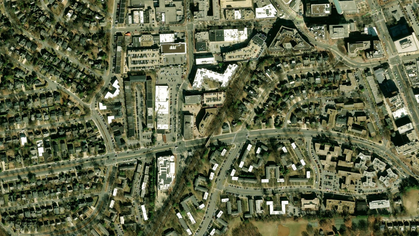 6931 ARLINGTON ROAD, BETHESDA, MD(本社・衛星)