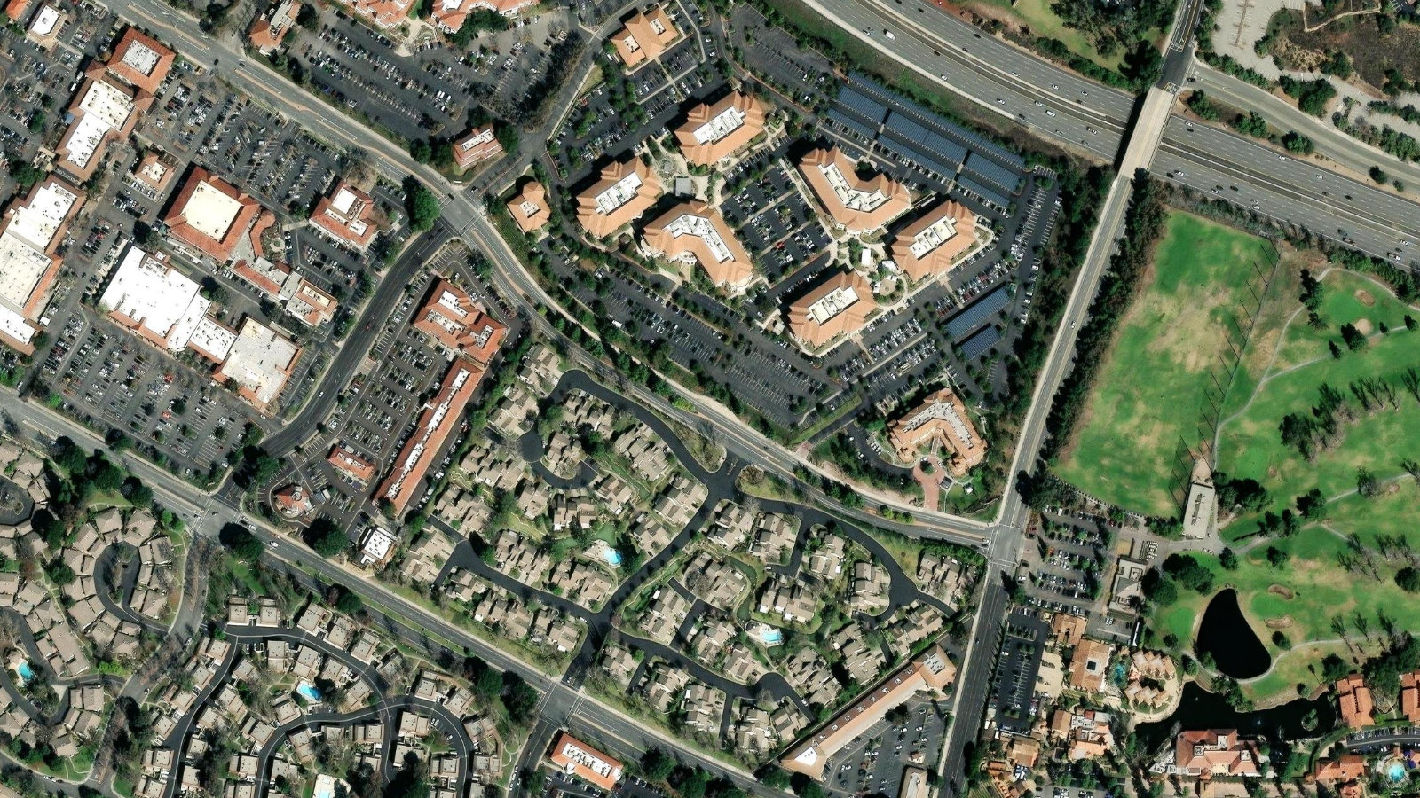3011 TOWNSGATE ROAD, WESTLAKE VILLAGE, CA（本社・衛星）
