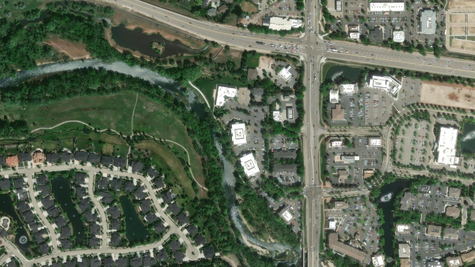 599 S. RIVERSHORE LANE, EAGLE, ID(本社・衛星)