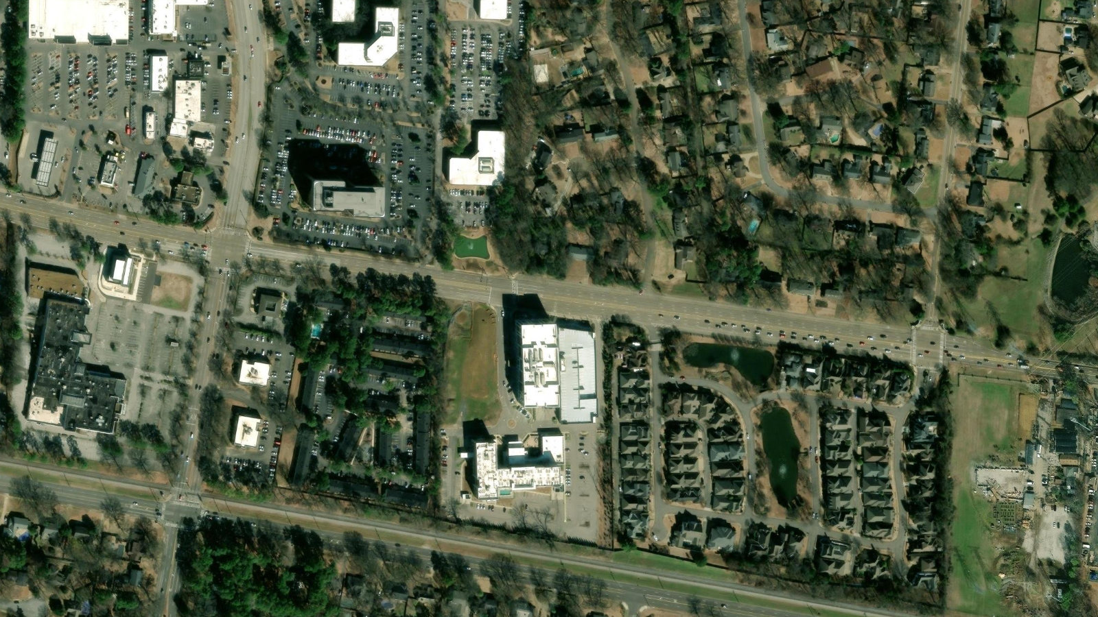 6815 POPLAR AVENUE, GERMANTOWN, TN(本社・衛星)