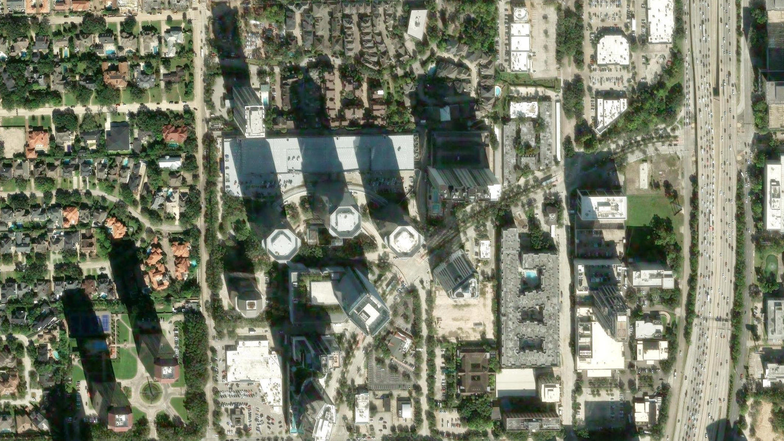 1300 POST OAK BOULEVARD, HOUSTON, TX(本社・衛星)