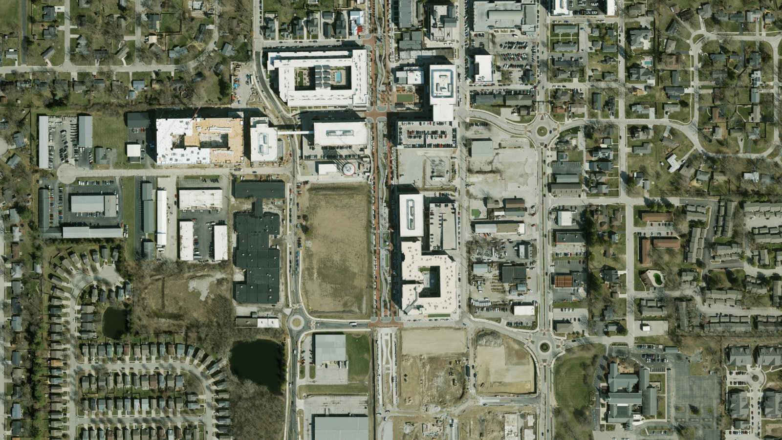 410 MONON BLVD, CARMEL, IN（本社・衛星）
