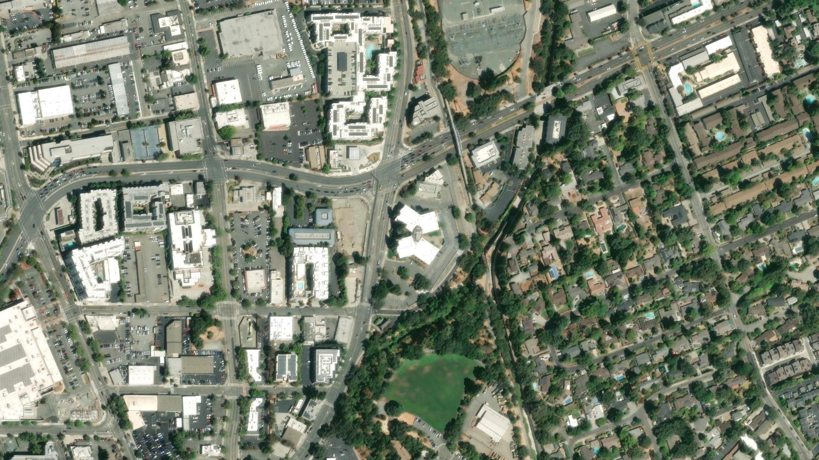 1111 CIVIC DRIVE, WALNUT CREEK, CA(本社・衛星)