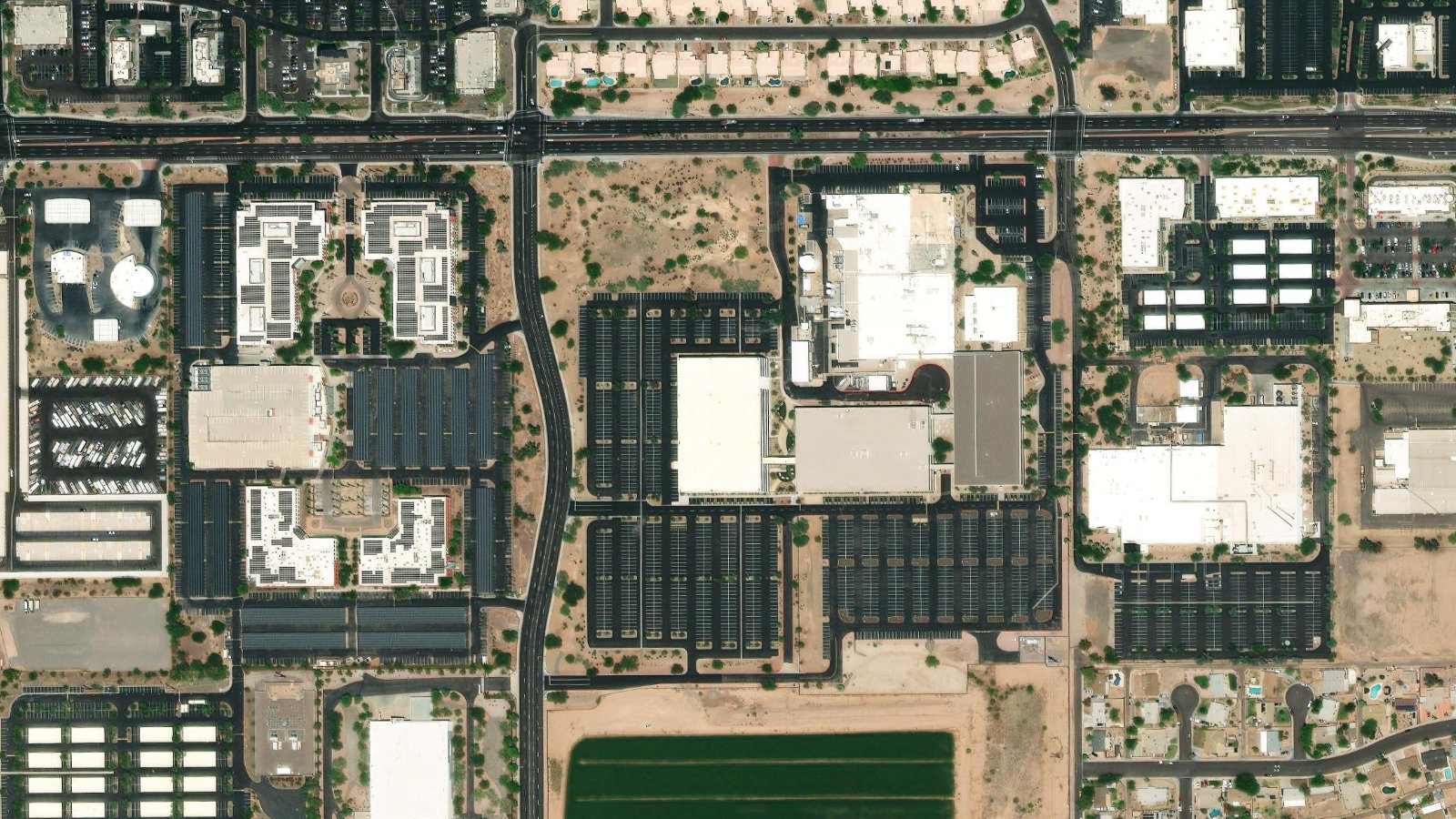 2355 W CHANDLER BLVD, CHANDLER, AZ（本社・衛星）