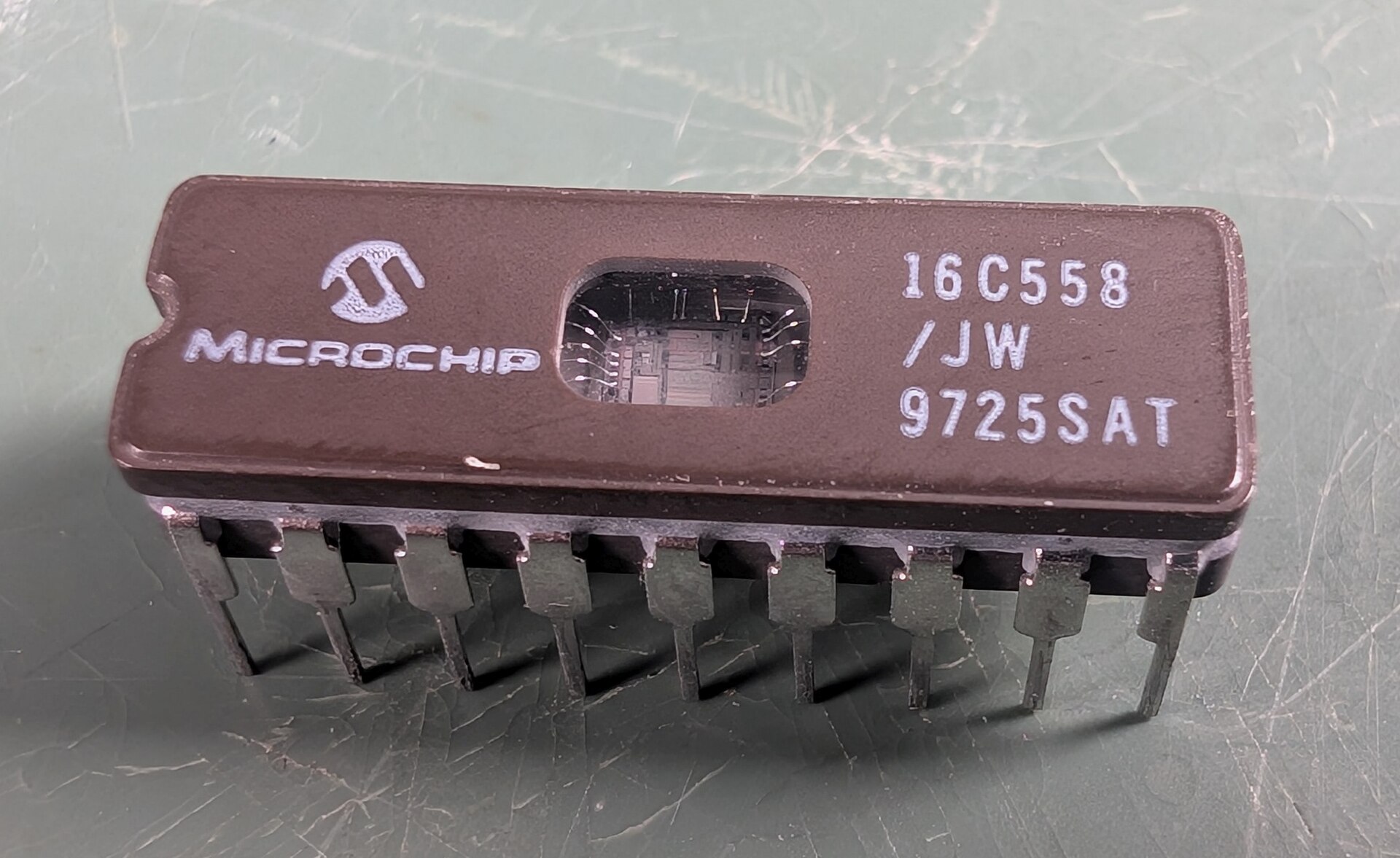 Microchip Technology PIC16C558 EPROM DIP Microcontroller