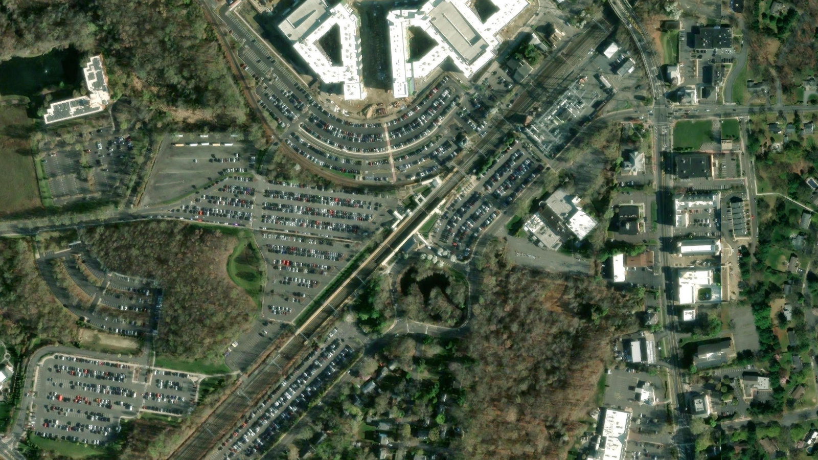 195 CLARKSVILLE ROAD, PRINCETON JUNCTION, NJ(本社・衛星)