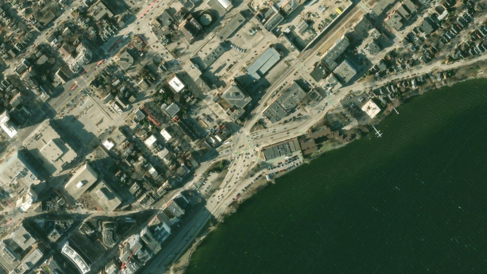 133 SOUTH BLAIR STREET, MADISON, WI(本社・衛星)