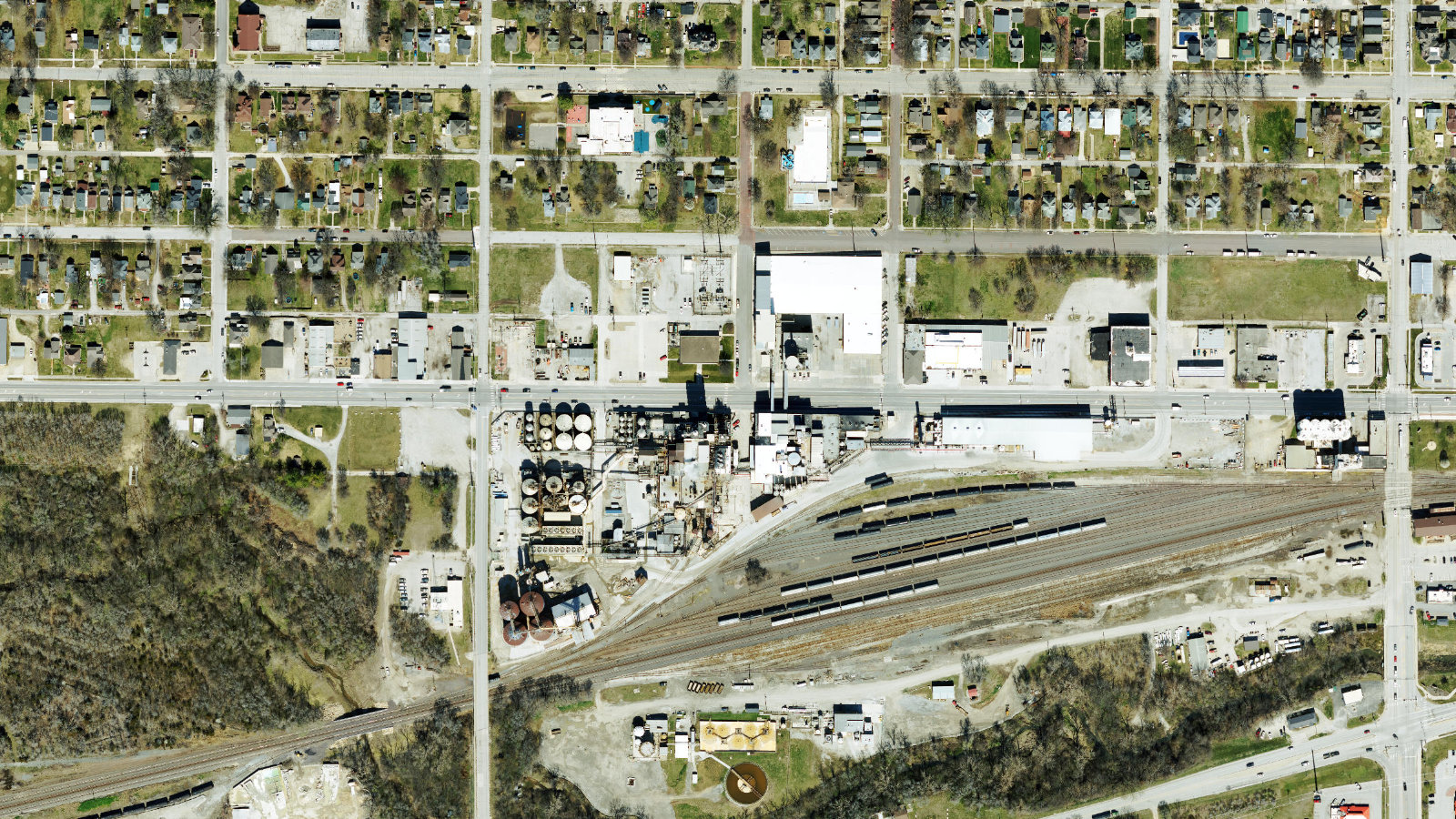 1300 MAIN ST, ATCHISON, KS(本社・衛星)