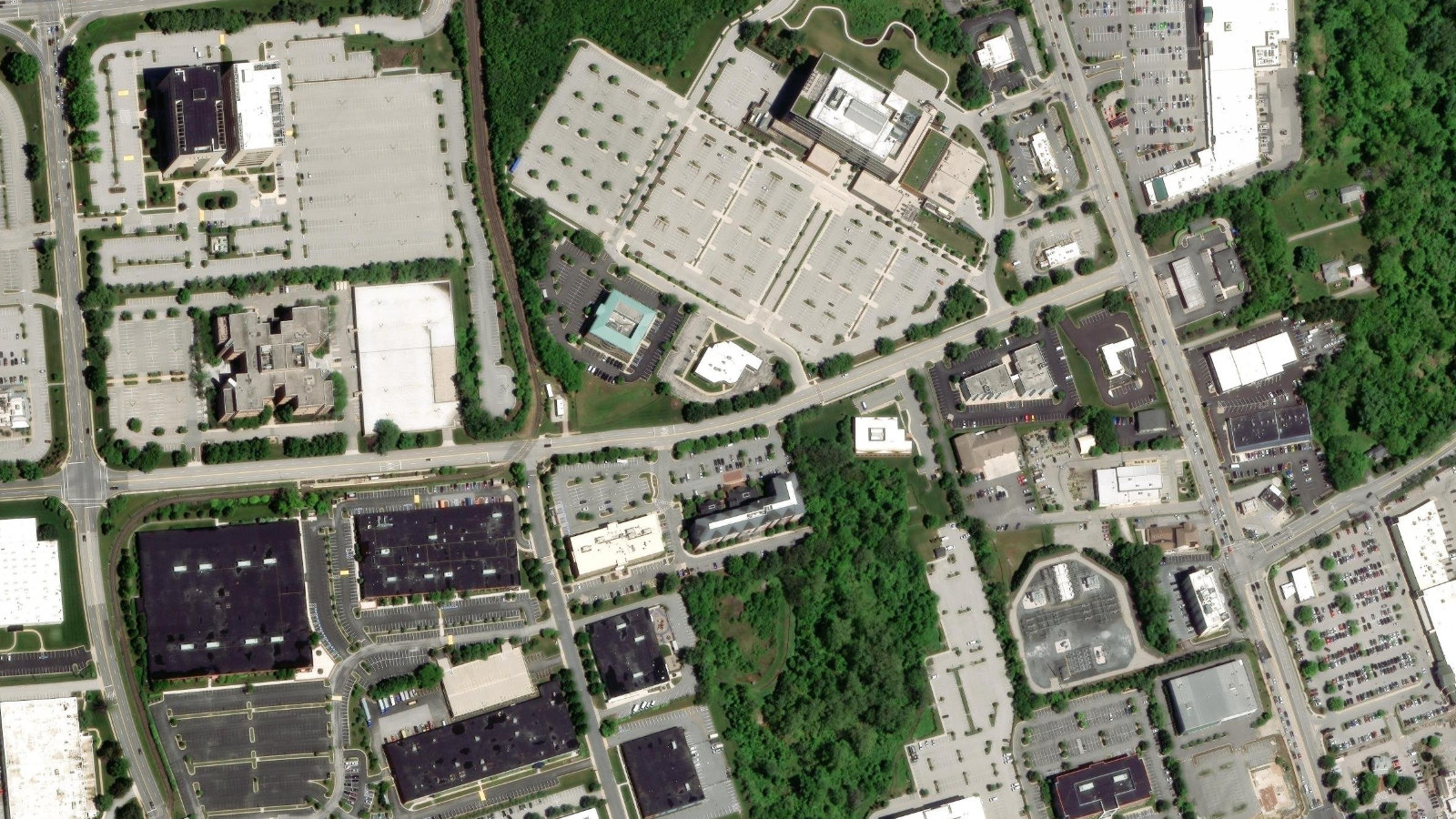 24 SCHILLING ROAD, HUNT VALLEY, MD（本社・衛星）
