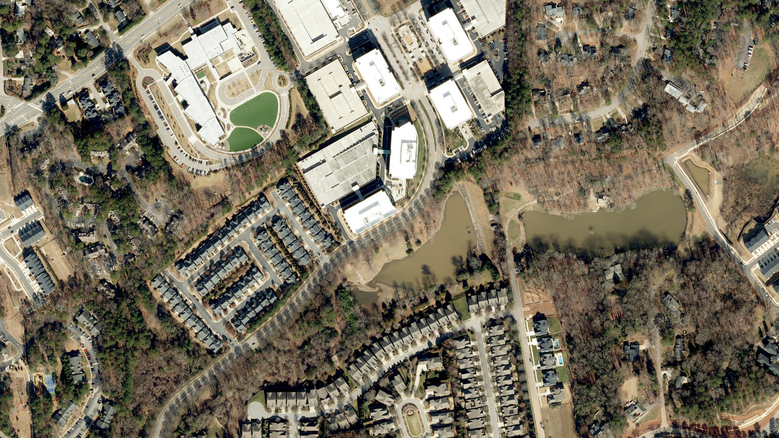 4123 PARKLAKE AVE, RALEIGH, NC（本社・衛星）
