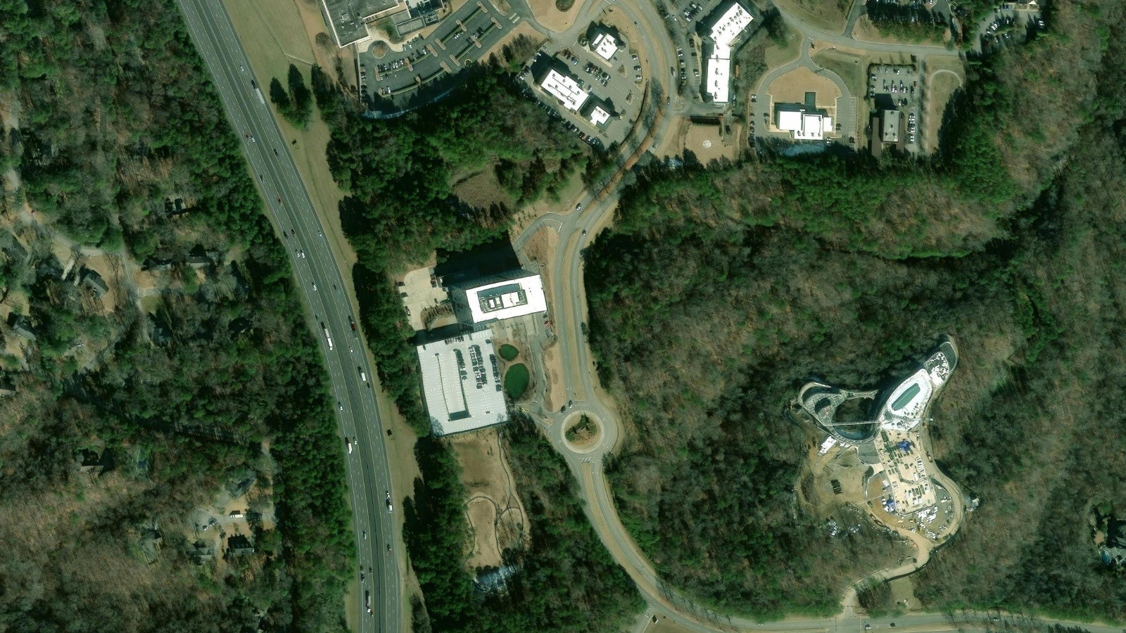 10500 LIBERTY PARKWAY, BIRMINGHAM, AL(本社・衛星)