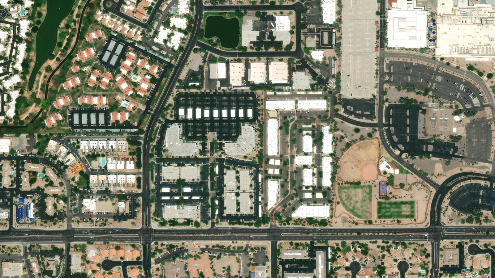 5670 W. CHANDLER BOULEVARD, CHANDLER, AZ(本社・衛星)