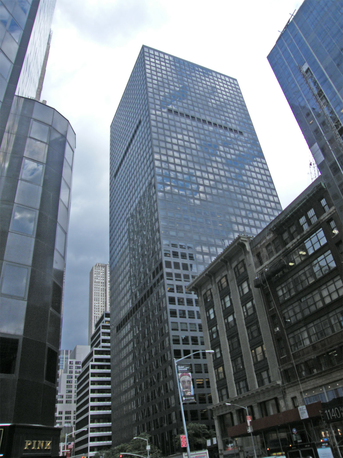 Marsh & McLennan Headquarters at 1166 Avenue of the Americas