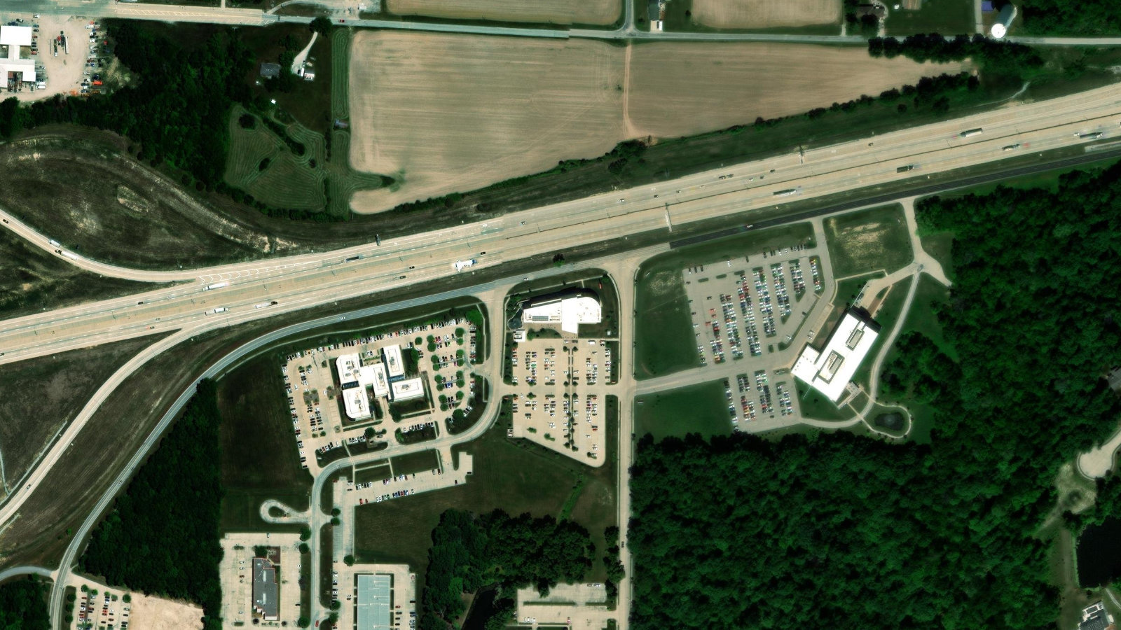 1201 NETWORK CENTRE DRIVE, EFFINGHAM, IL（本社・衛星）