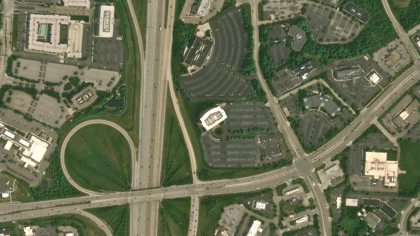 1900 POLARIS PARKWAY, COLUMBUS, OH（本社・衛星）