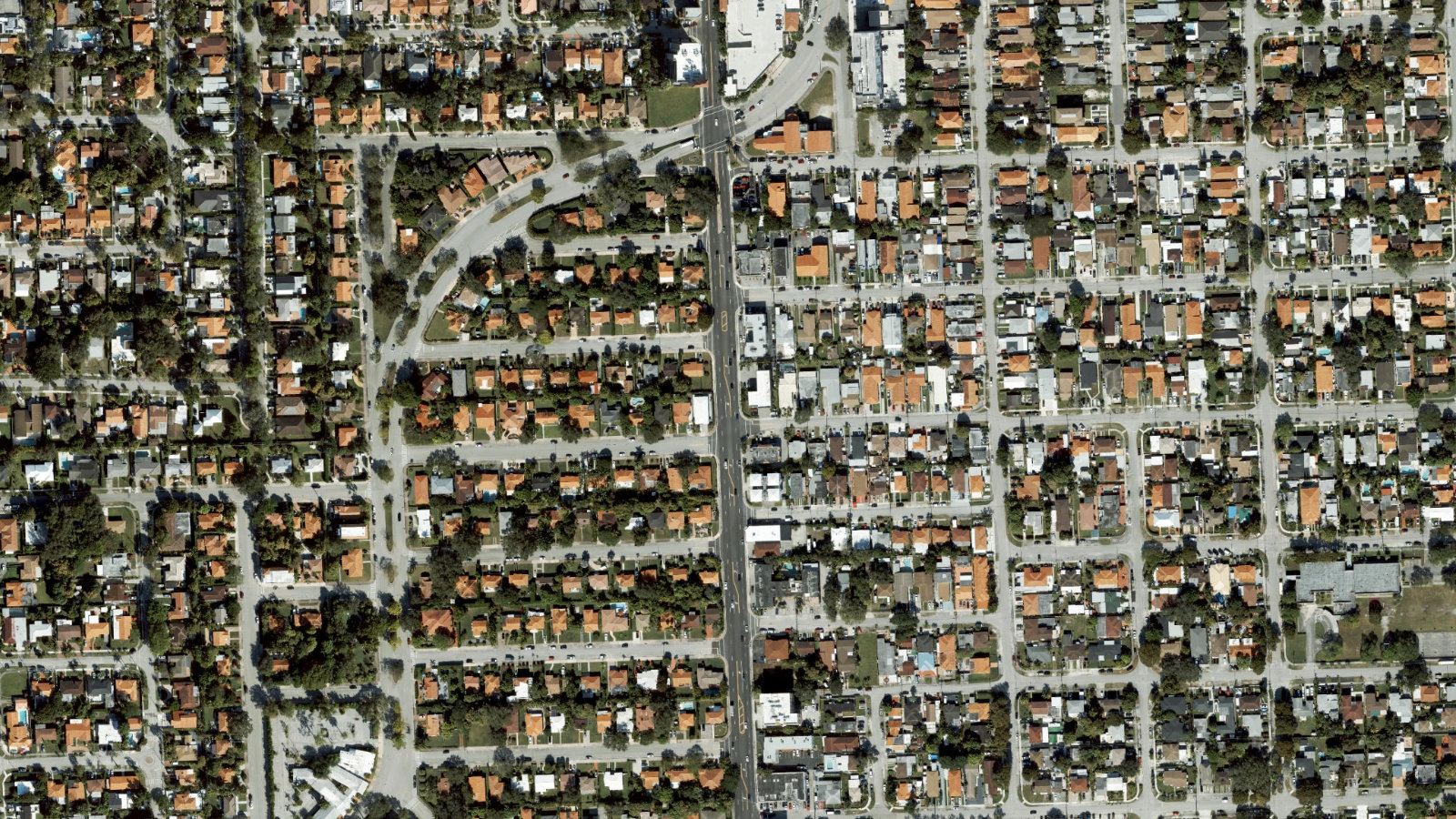 800 S. DOUGLAS ROAD, CORAL GABLES, FL（本社・衛星）