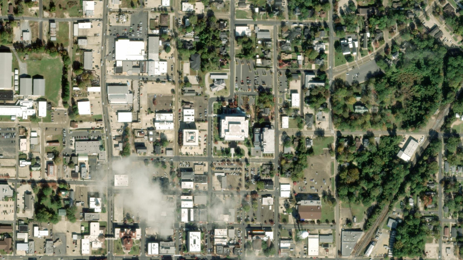 200 PEACH STREET, EL DORADO, AR(本社・衛星)