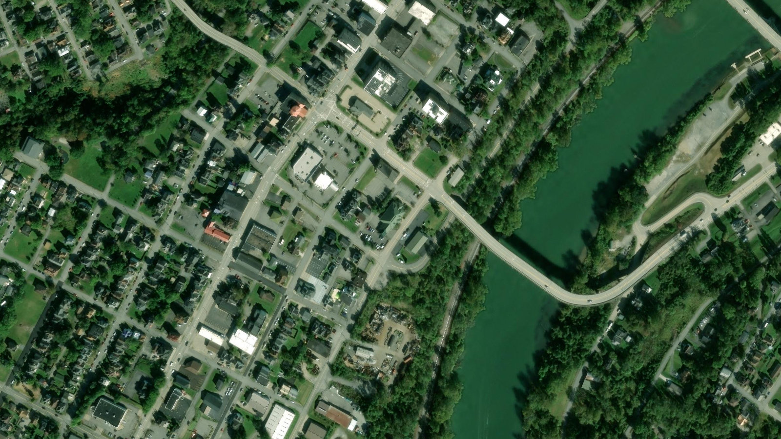 301 VIRGINIA AVENUE, FAIRMONT, WV(本社・衛星)