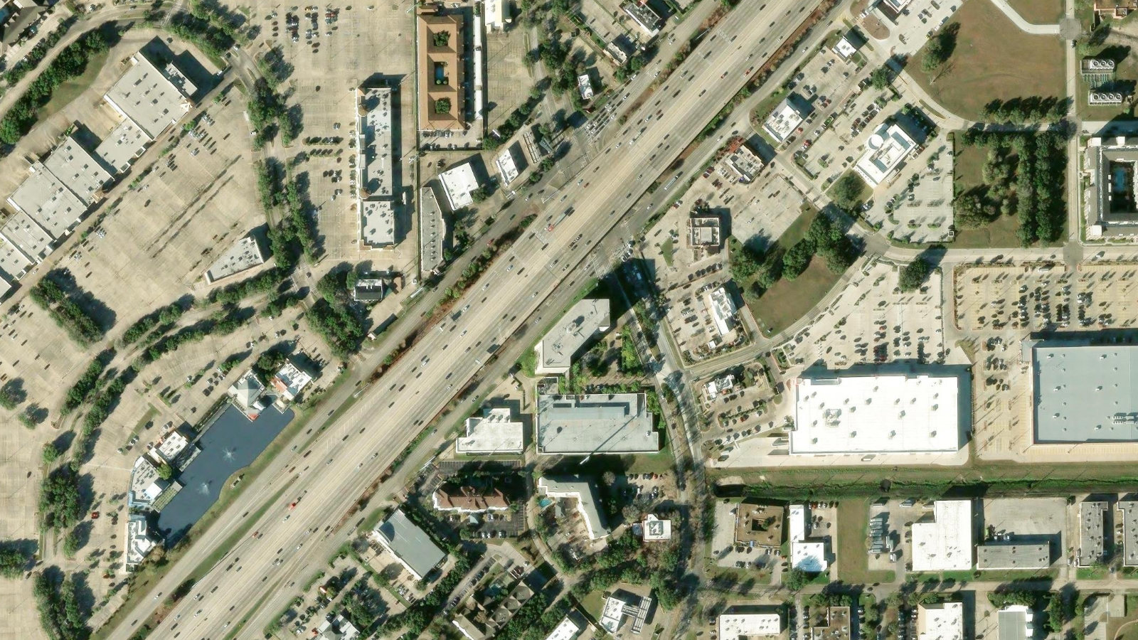 12603 SOUTHWEST FREEWAY, STAFFORD, TX（本社・衛星）