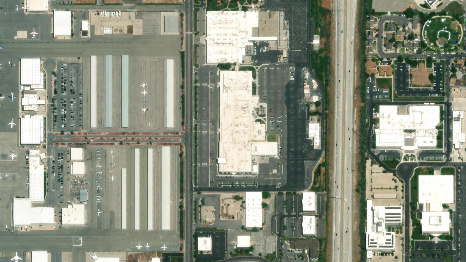 322 NORTH 2200 WEST, SALT LAKE CITY, UT(本社・衛星)