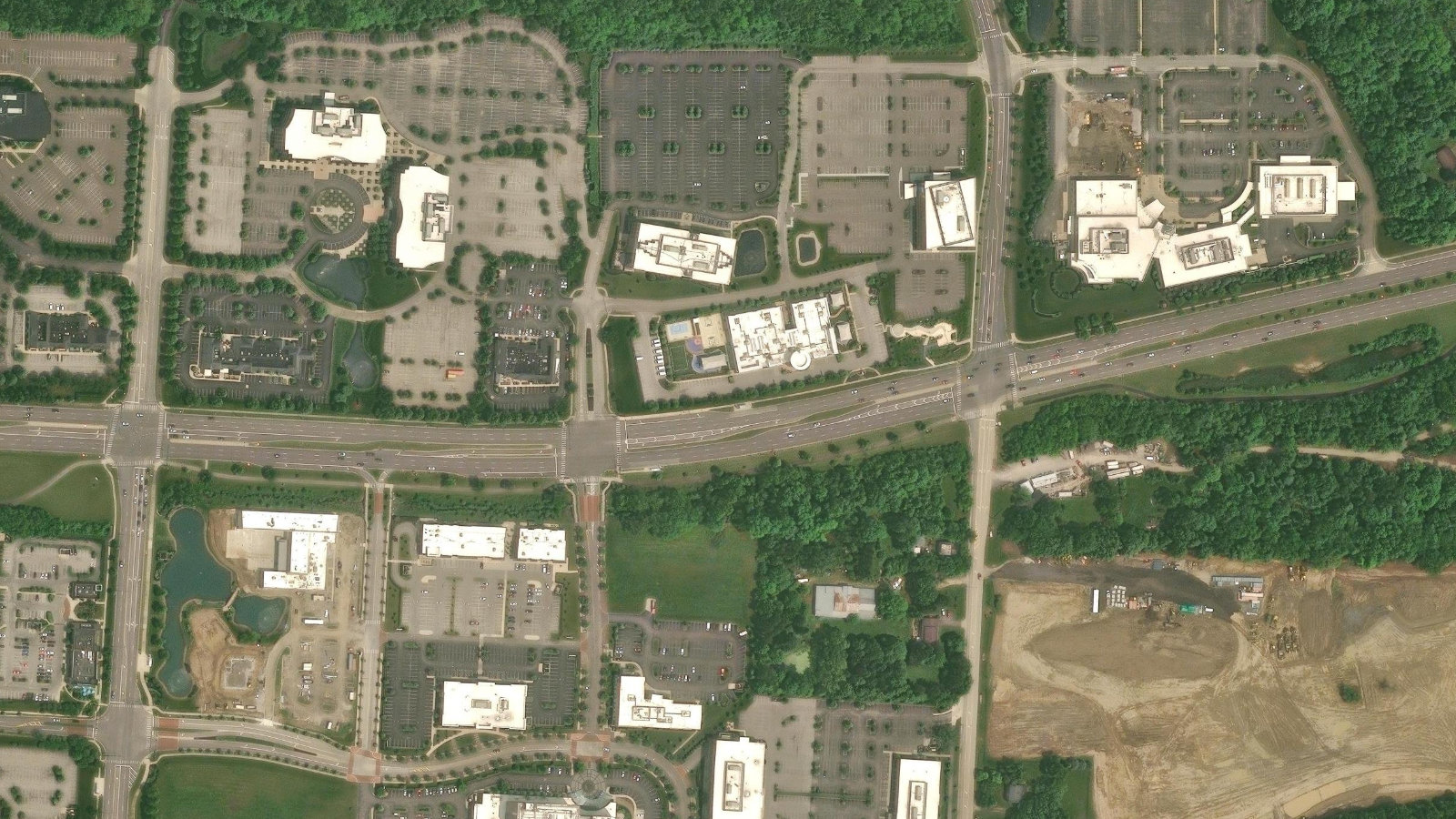 380 POLARIS PARKWAY, WESTERVILLE, OH(本社・衛星)