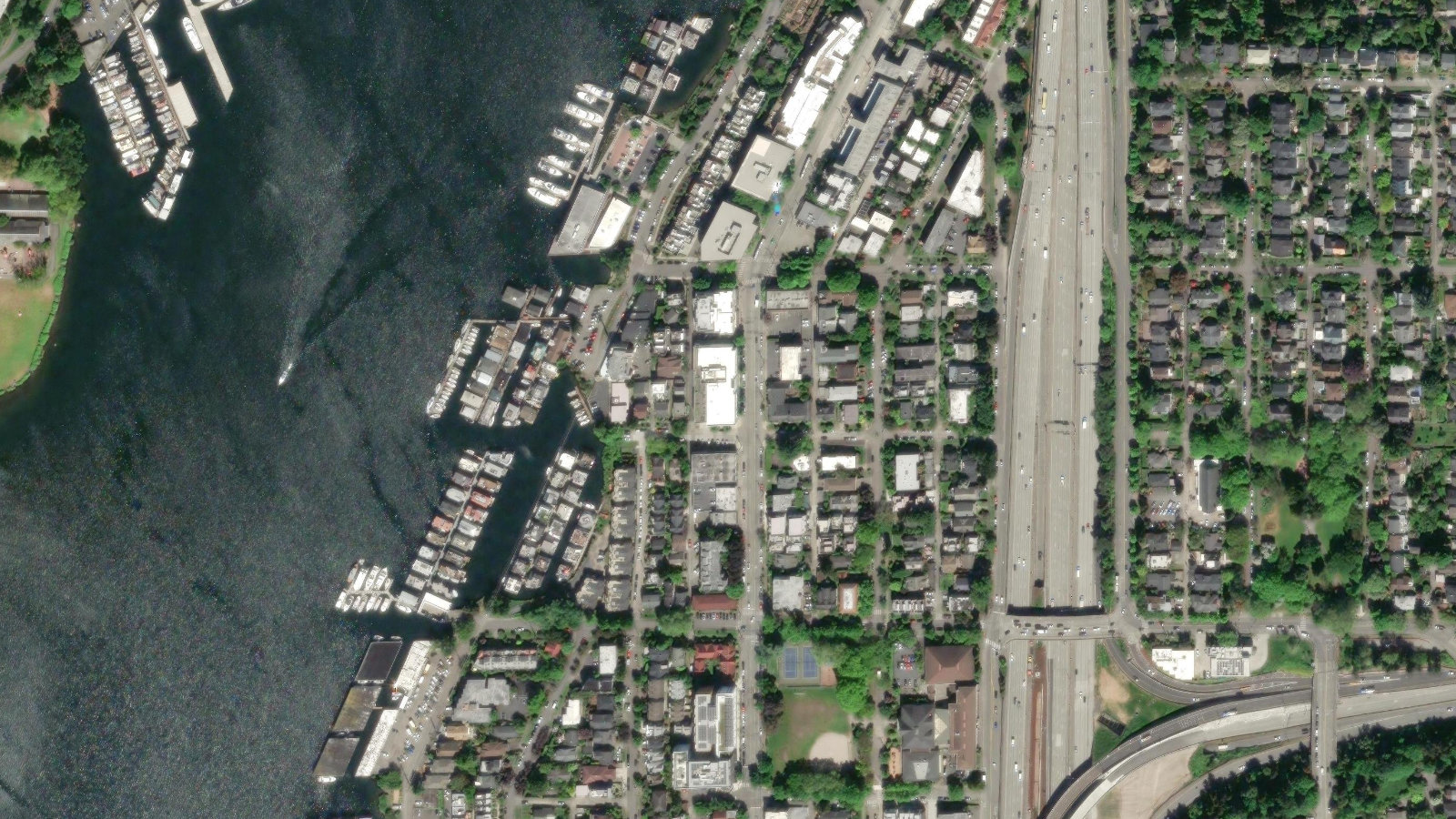 2701 EASTLAKE AVE EAST, SEATTLE, WA(本社・衛星)