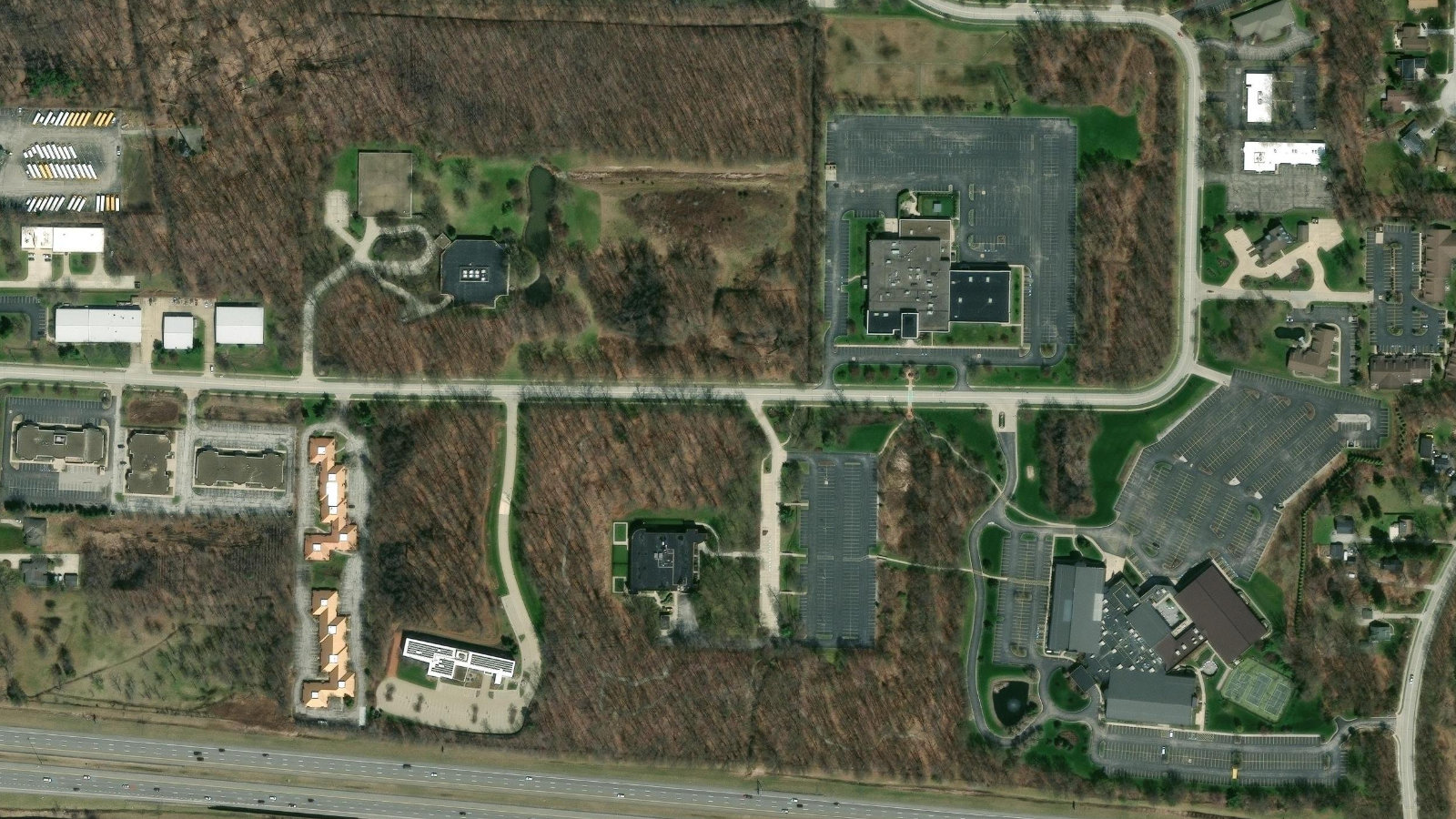 28601 CLEMENS RD, WESTLAKE, OH(本社・衛星)