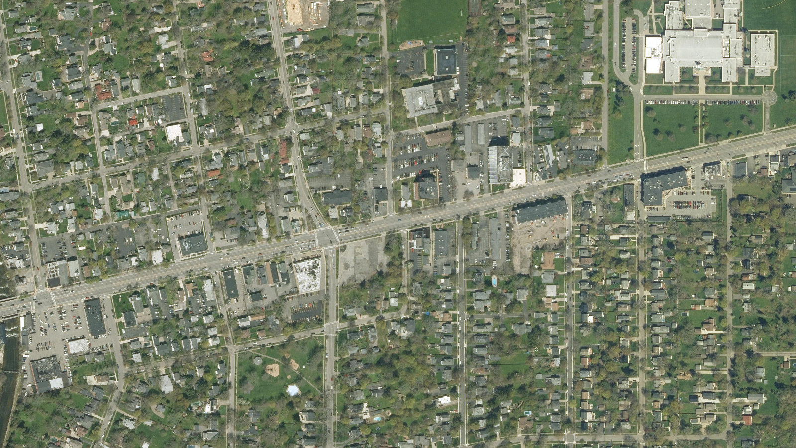 6363 MAIN STREET, WILLIAMSVILLE, NY(本社・衛星)