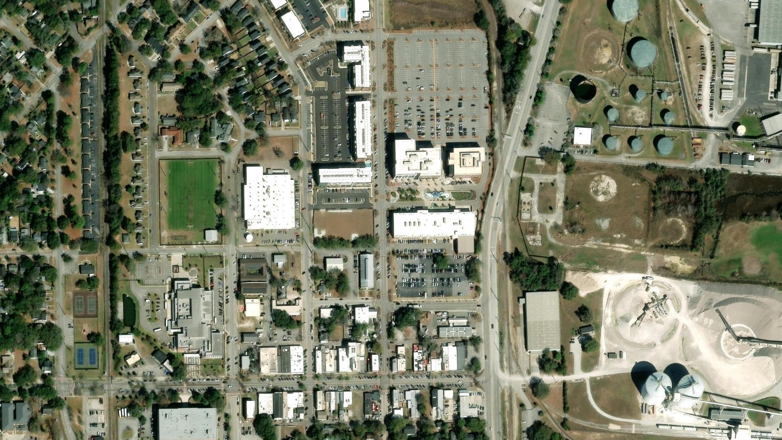4920 O'HEAR AVENUE, NORTH CHARLESTON, SC（本社・衛星）