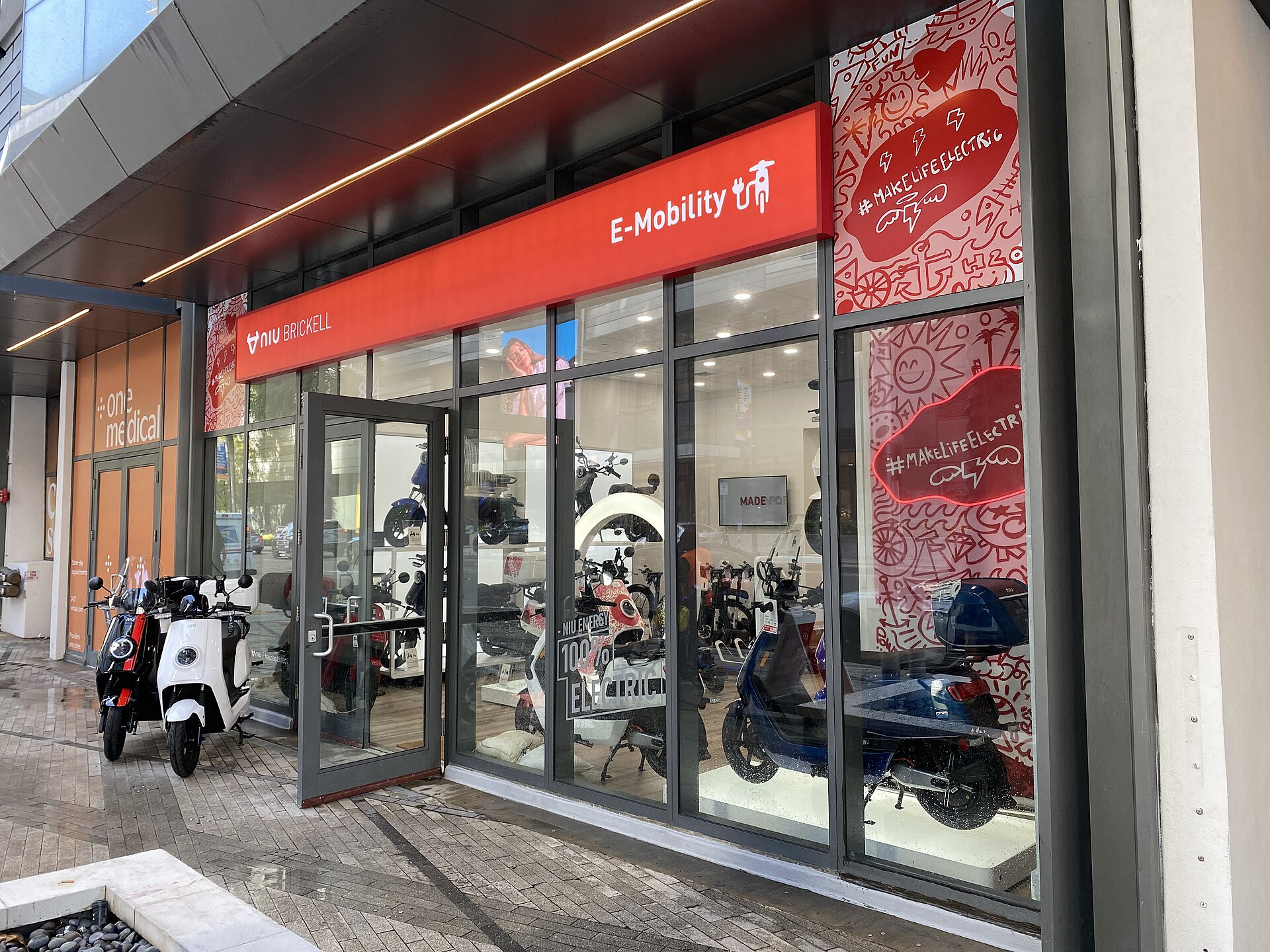 Niu Smart Electric Scooter Showroom Brickell, Miami FL Oct 2022 - 03