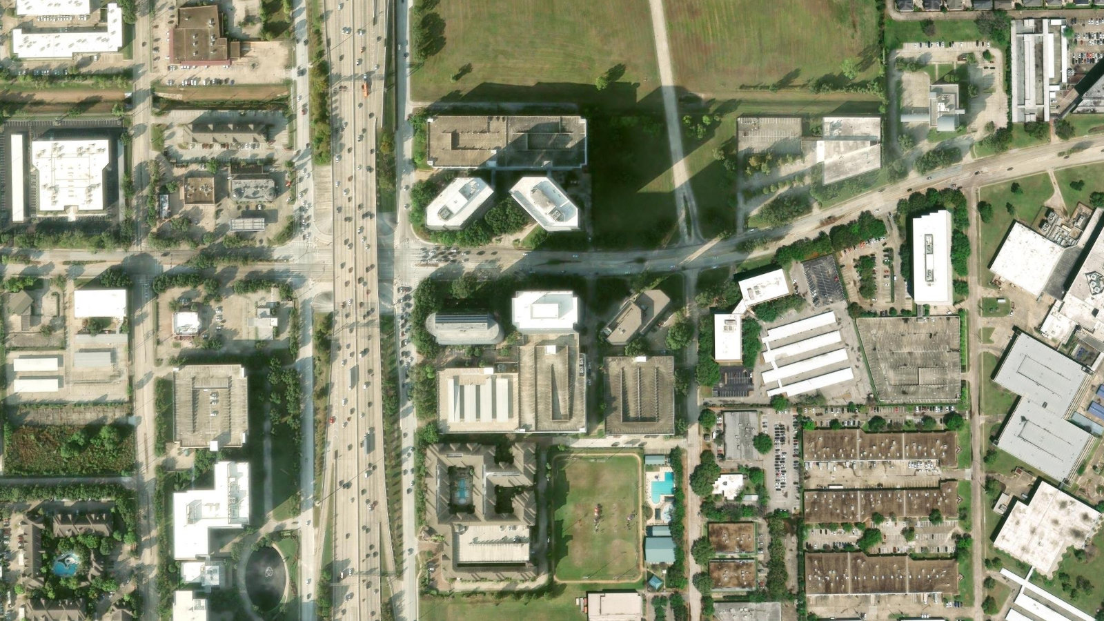 10353 RICHMOND AVE., HOUSTON, TX(本社・衛星)