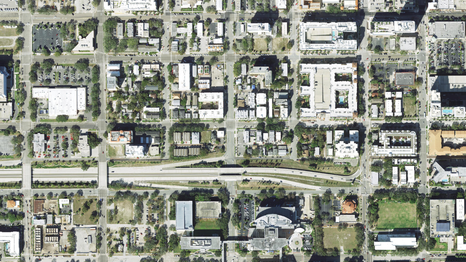 400 6TH ST S, ST. PETERSBURG, FL(本社・衛星)