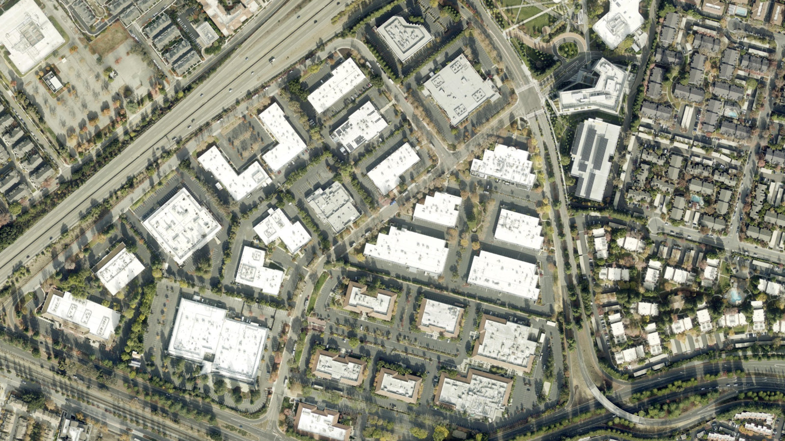 455 N. BERNARDO AVENUE, MOUNTAIN VIEW, CA（本社・衛星）