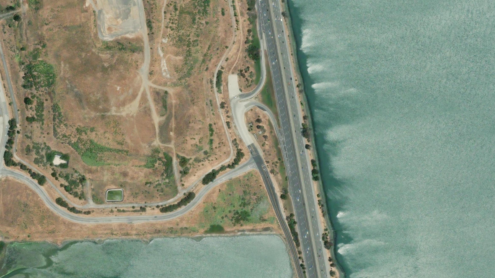 1600 SIERRA POINT PKWY, BRISBANE, CA(本社・衛星)