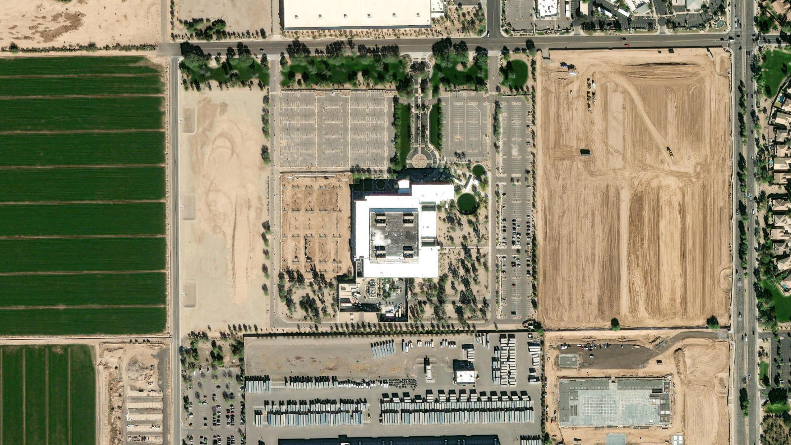 2701 E INSIGHT WAY, CHANDLER, AZ(本社・衛星)
