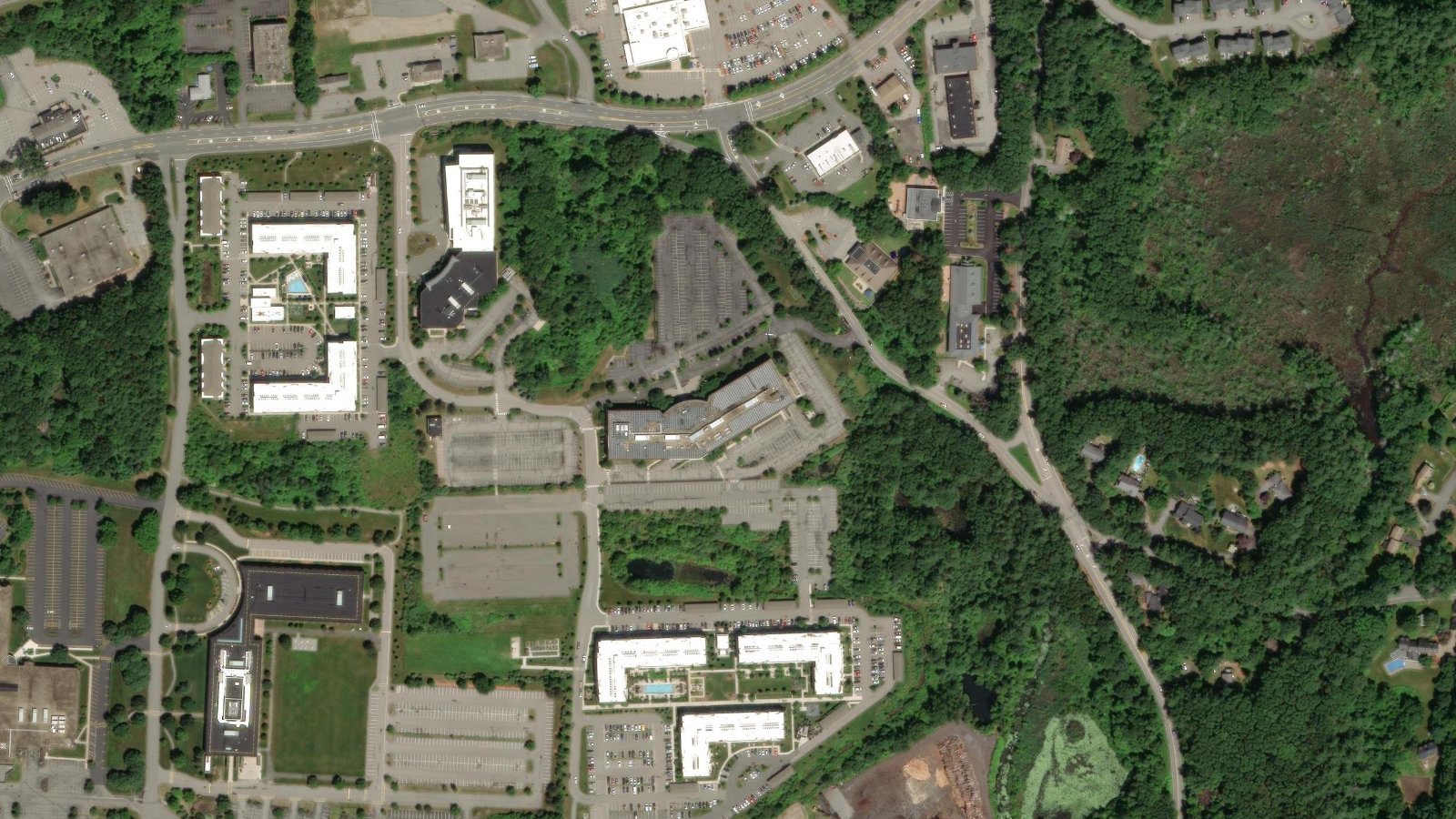 310 LITTLETON ROAD, WESTFORD, MA(本社・衛星)