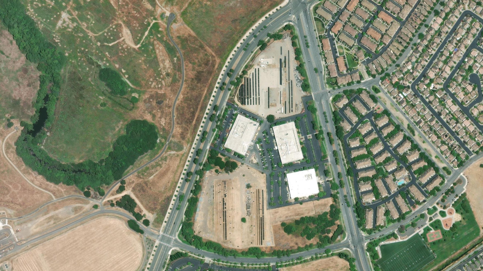6200 PASEO PADRE PARKWAY, FREMONT, CA(本社・衛星)