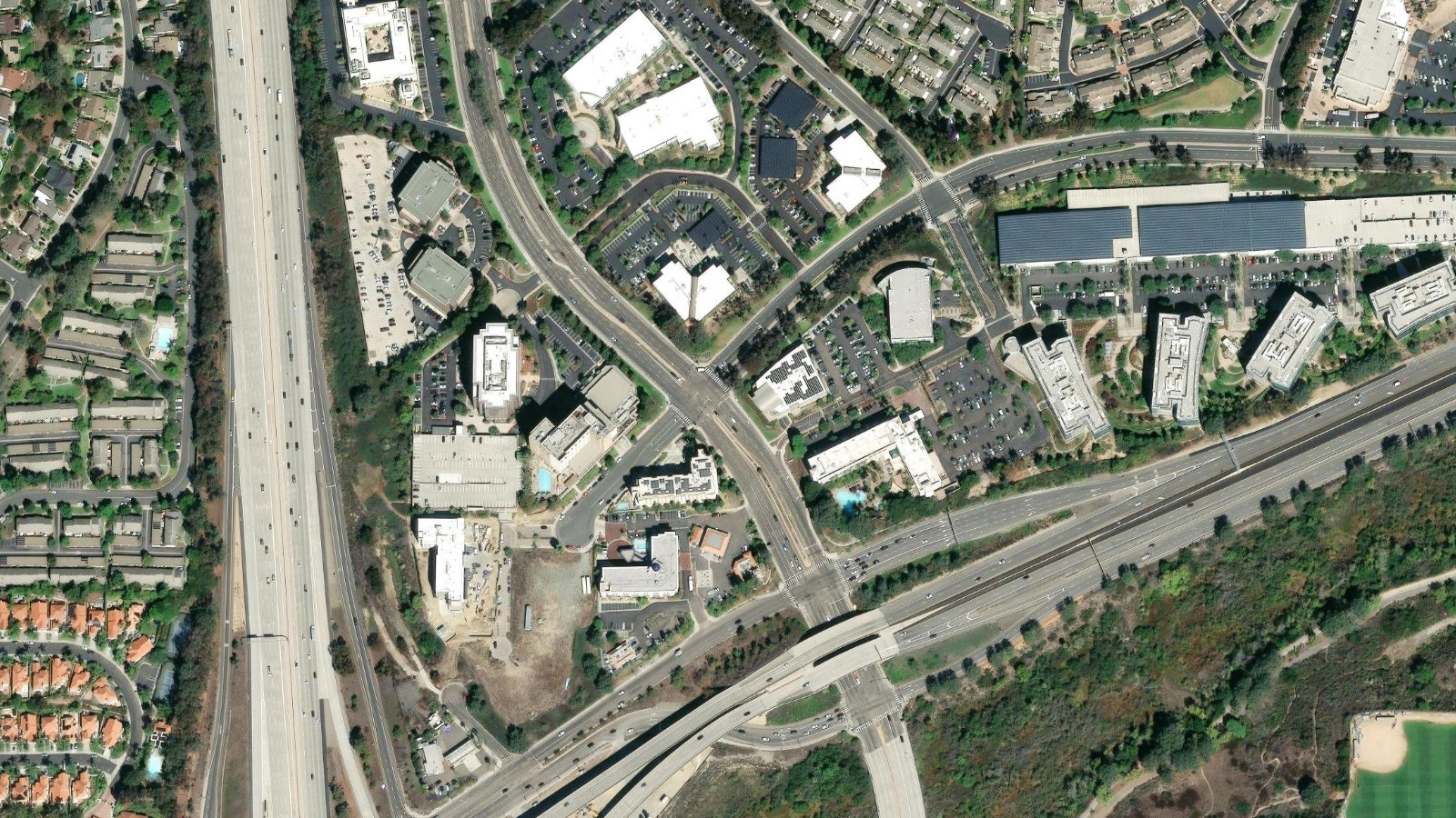 11995 EL CAMINO REAL, SAN DIEGO, CA（本社・衛星）